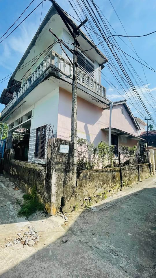 Nhà 2 mặt tiền, xe tăng lượn lờ, chủ may mắn tìm người ở