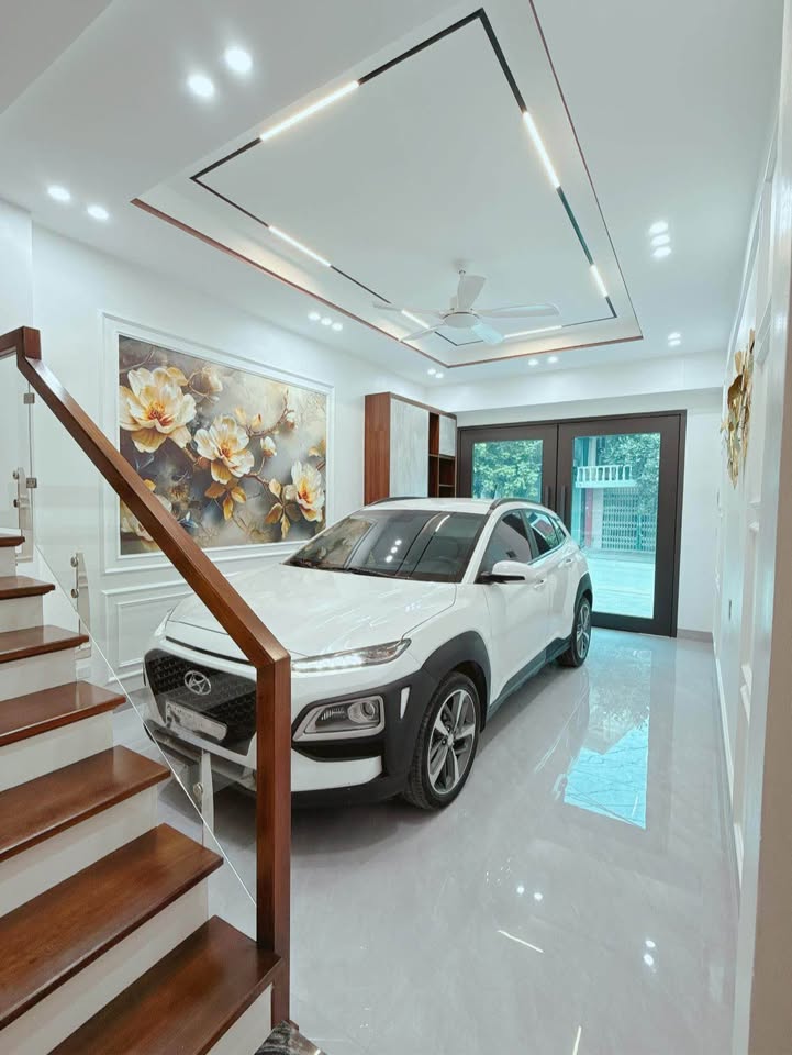 Nhà 4 tầng mặt phố kinh doanh sầm uất, 50m2, ngay đầu Cầu Cất