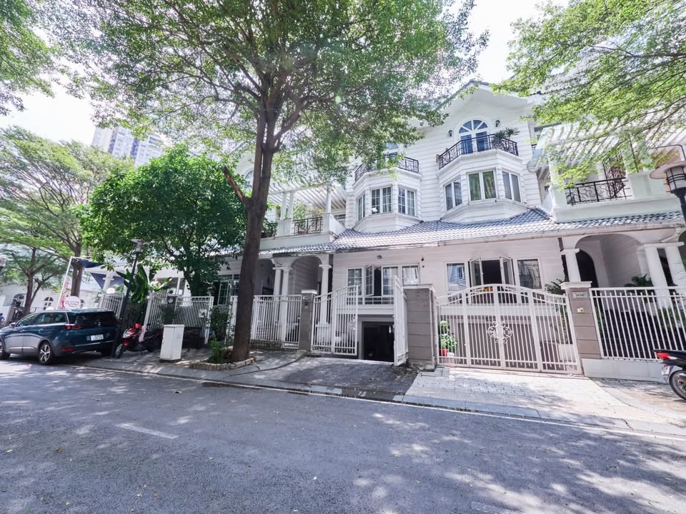 Biệt thự Saigon Pearl sổ hồng sẵn sàng, giá 98 tỷ, vị trí kim cương