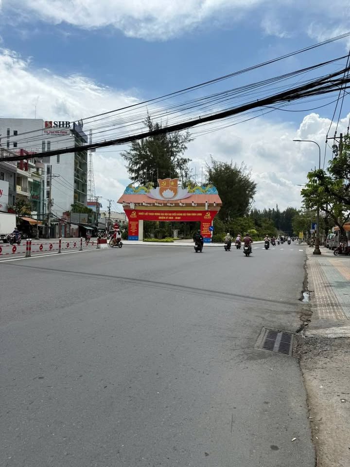 Nhà xây mới, hẻm xe hơi, sổ hồng riêng - Phú Khương, Bến Tre