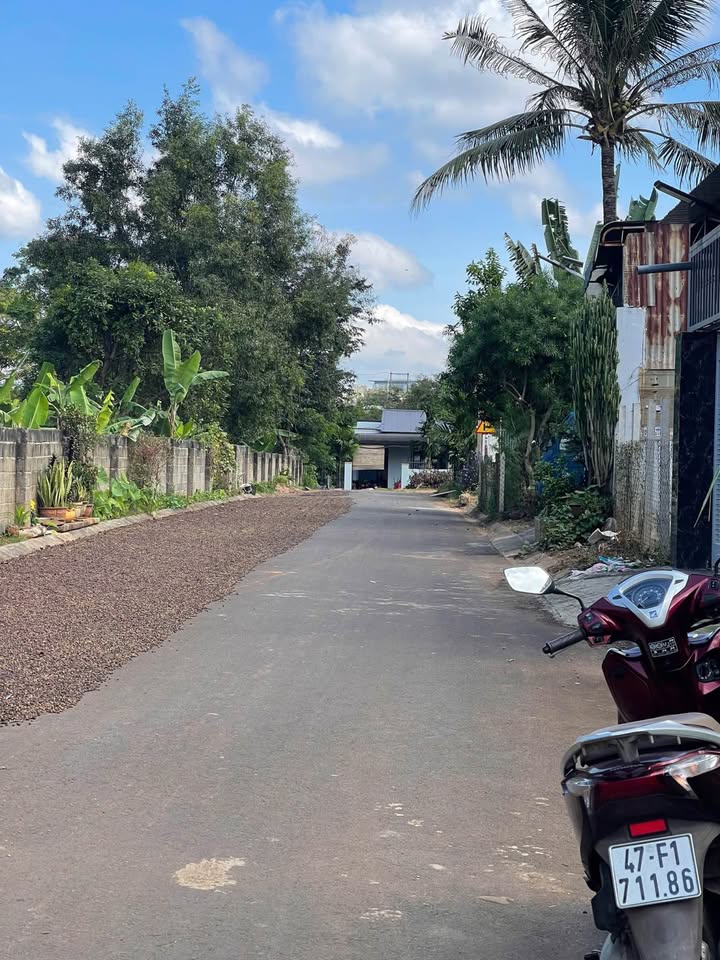 Bán đất hẻm 99 YNue, Eatam 2,95 tỷ, gần chợ, đường rộng 8m