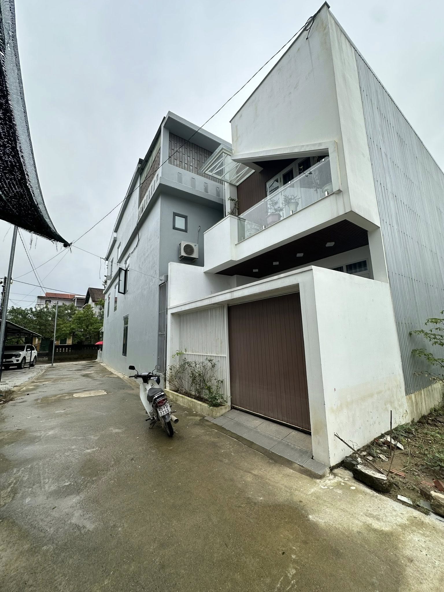 Nhà 2 tầng kiệt ô tô Phú Thượng, Huế 3 phòng ngủ