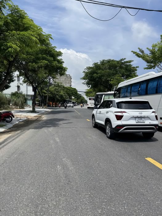 Đất vàng Sơn Trà, mặt tiền Trần Nhân Tông, vuông vức 95m2, giá hời