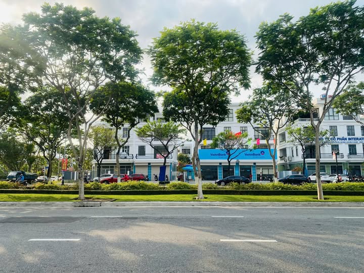 Bán shophouse mặt tiền Nguyễn Sinh Sắc, vị trí đắc địa, kinh doanh sầm uất, giá chỉ 20 tỷ