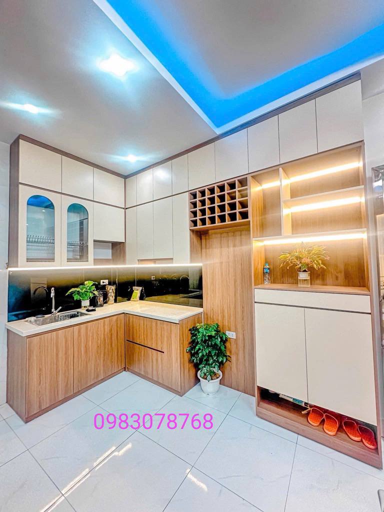 Minh Khai - Nhà 5 tầng, 3 phòng ngủ, ngõ thông, gần ô tô, giá chỉ 6.9 tỷ