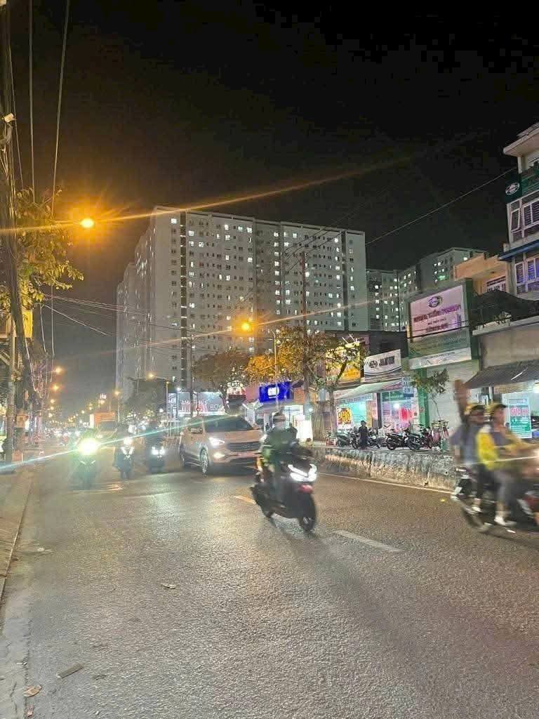 Nhà 2 lầu 4 ngủ Phan Văn Hớ: 4.6 tỷ, gần Gò Vấp, dân trí cao