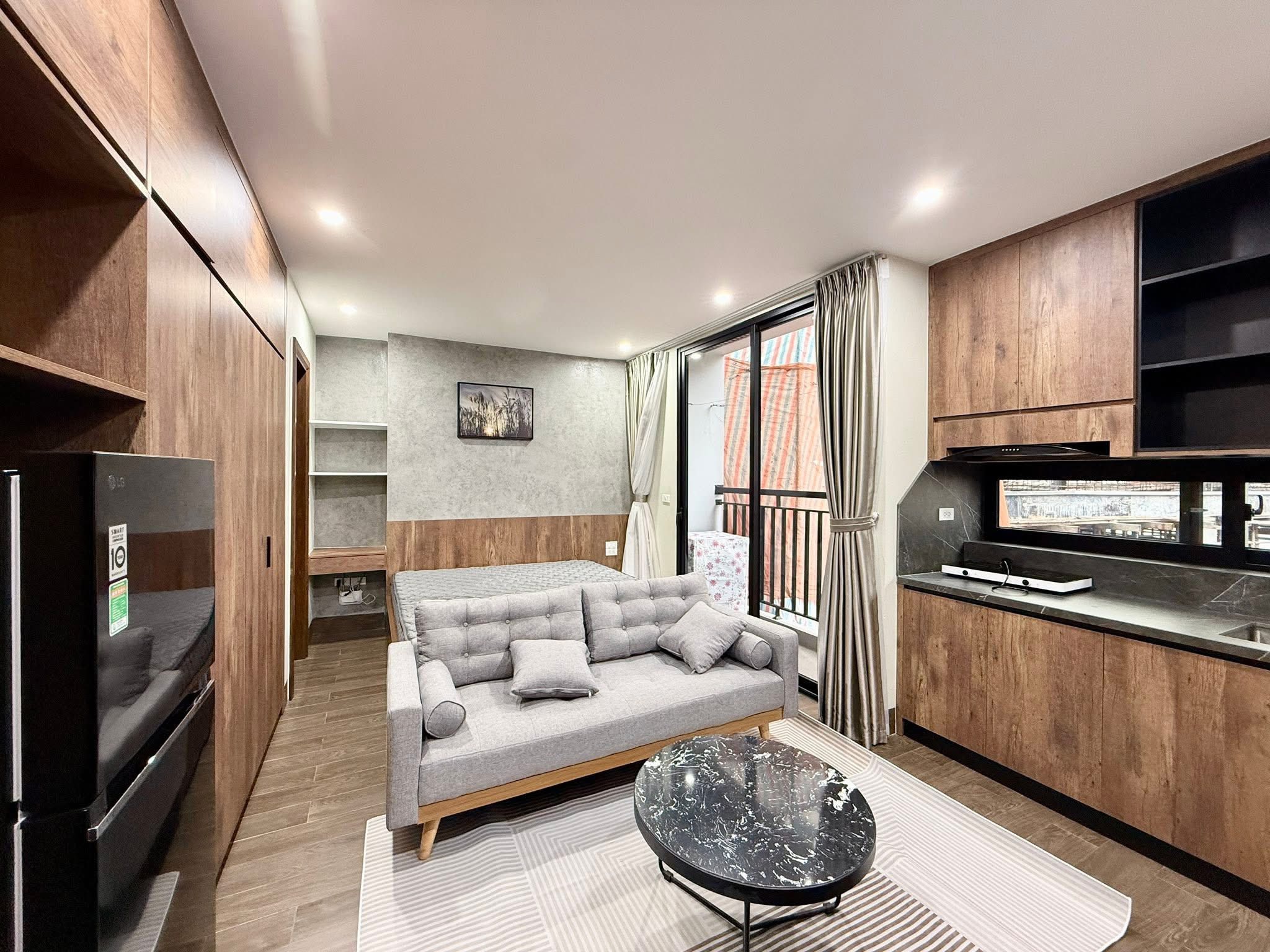 Studio Hoàng Ngân căn hộ sang- xịn- mịn, ô tô đỗ cửa, giờ giấc chill