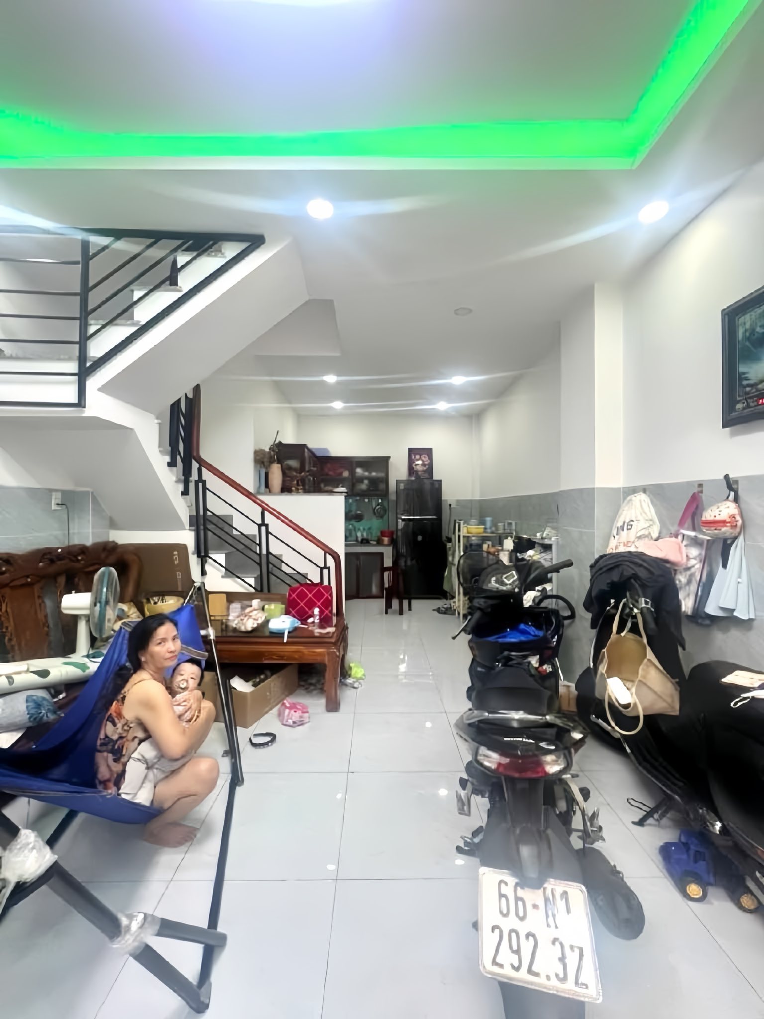 Nhà 3 tầng 4 phòng ngủ gần Aeon Tân Phú