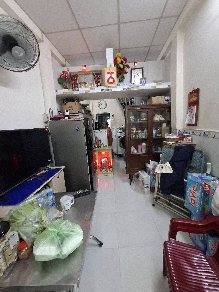 Nhà Quận 6, 24m² hẻm ba gác, dòng tiền ổn định, giá 1.75 tỷ, mua nhanh kẻo hết