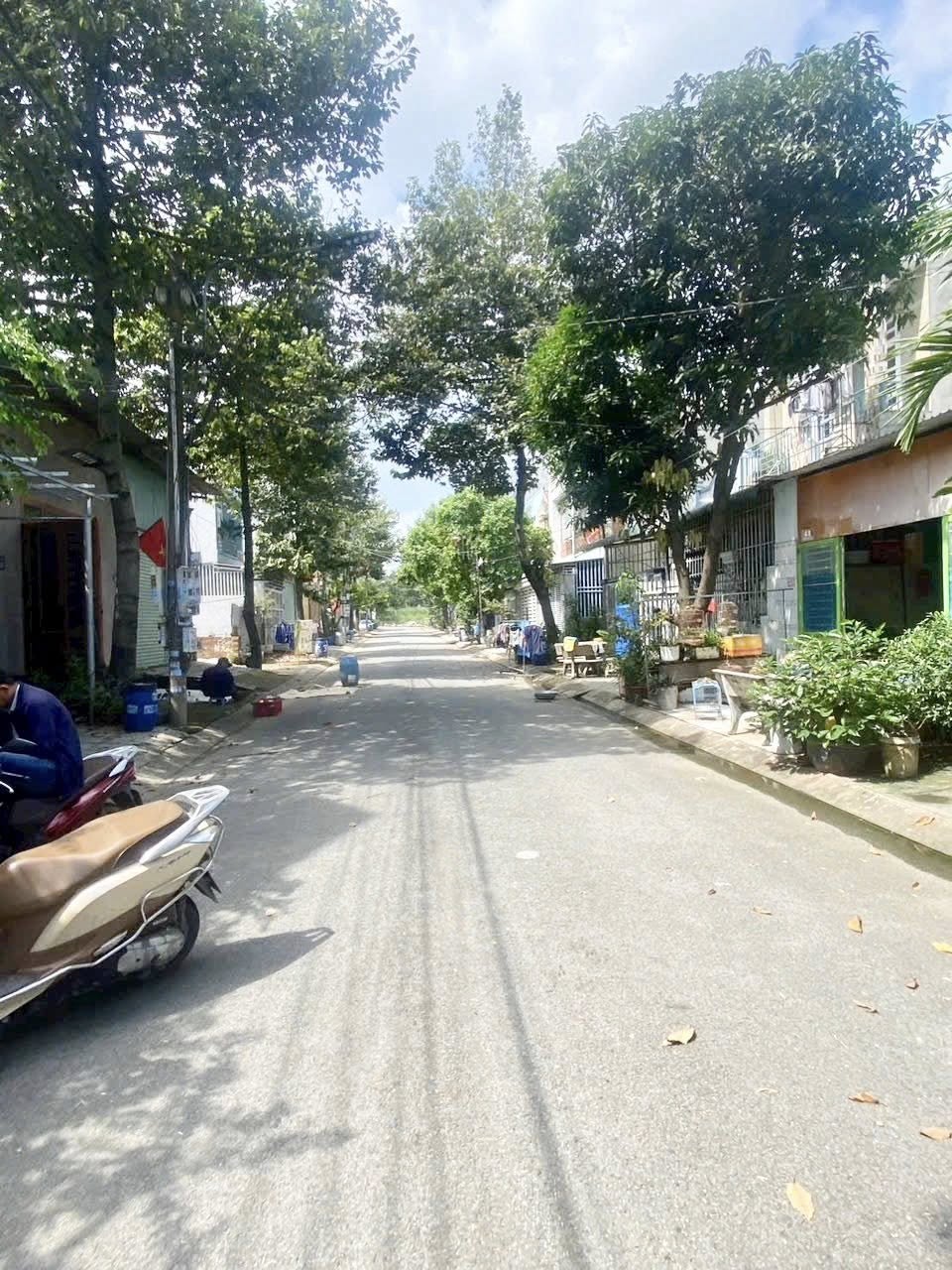 Bí ẩn nhà mặt phố Bicosi, Dĩ An 100m2, 3 lầu, kinh doanh cực đỉnh, chỉ 4,35 tỷ