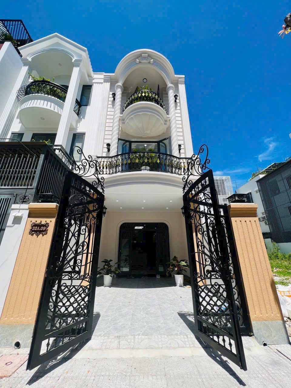 Nhà tân cổ điển sang trọng tại Khu đô thị Hà Quang 2 - Nha Trang