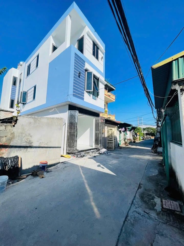 Bán nhà 3 tầng lô góc 40m2, 3 ngủ, ngõ ô tô tránh tại Phú Xuân, Thái Bình