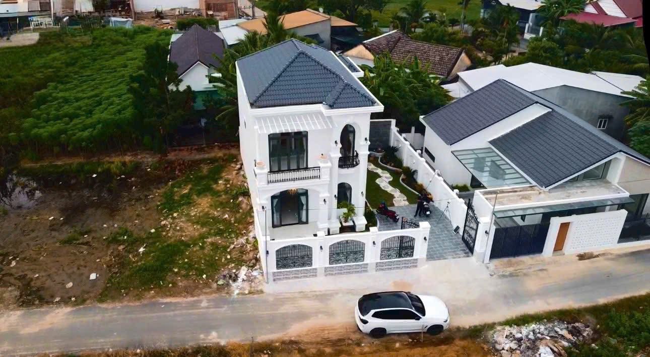 Biệt thự 4 phòng ngủ ven biển Nha Trang, Diên Khánh, 205m2, chỉ 3,98 tỷ