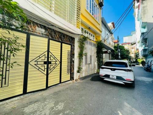 Nhà Cầu Giấy 6 tầng, ô tô tránh, sẵn sàng đón thang máy giá 17,5 tỷ