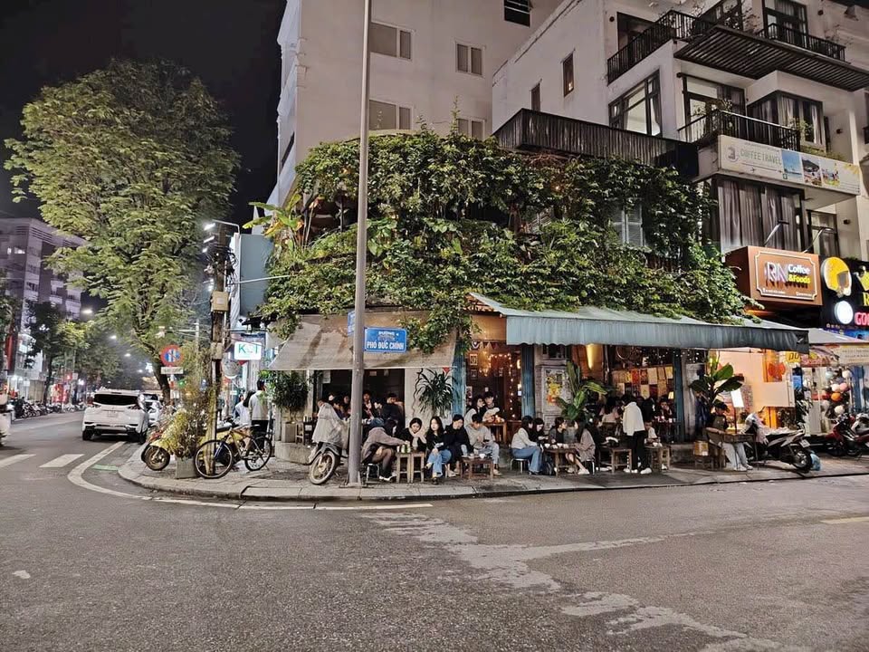 Nhà phố Phó Đức Chính, Ba Đình 70m2, 22 tỷ, ô tô đỗ cửa, sát phố cổ