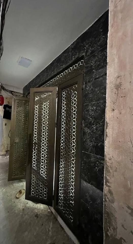 Nhà 5 tầng 3 ngủ, ngõ rộng gần phố, sẵn sổ đỏ giao dịch ngay