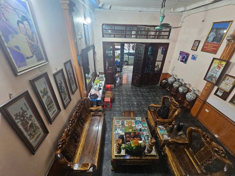 Nhà 2 tầng tặng đất trung tâm Đông Thọ, Thanh Hóa giá 3,75 tỷ