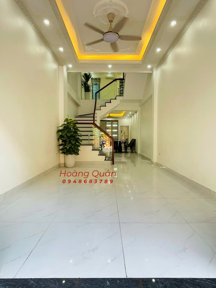 Nhà 4 tầng trung tâm phường Kỳ Bá, kinh doanh đa ngành, oto tránh nhau