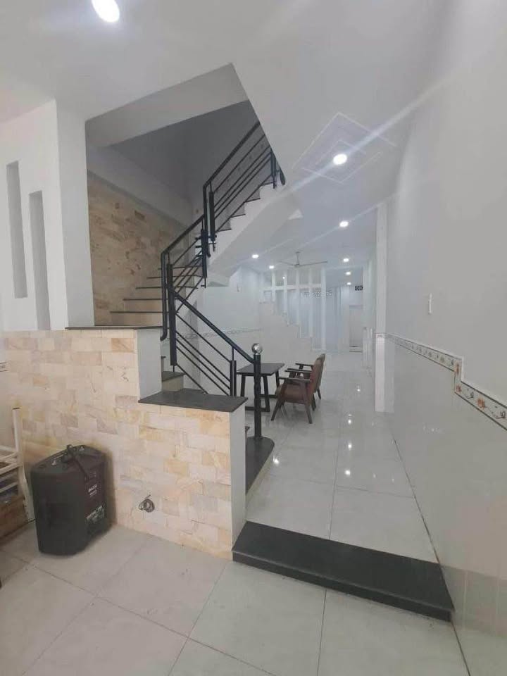 Nhà xinh xinh, hẻm xe hơi, sổ riêng xịn xò