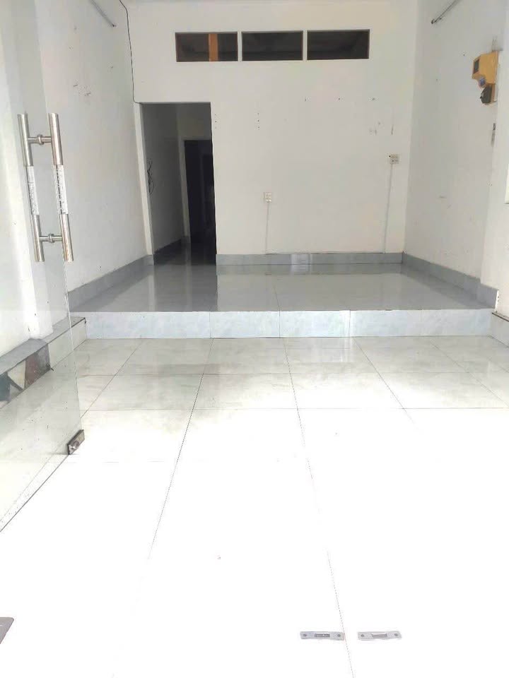 Cho thuê nhà trệt đầu hẻm đường Nguyễn Văn Cừ, Ninh Kiều, Cần Thơ, giá 7 triệu/tháng
