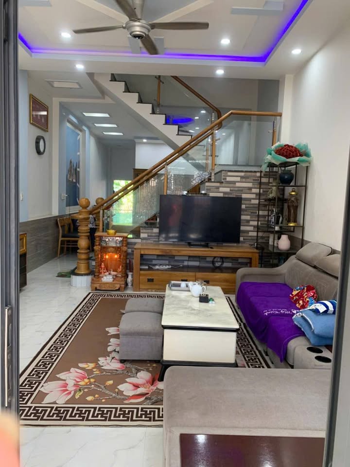 Bán nhà 72m² Tân Hiệp, 3 phòng ngủ, nội thất đầy đủ