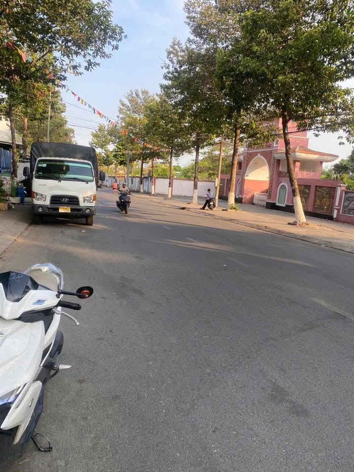 Bán đất nền 129m2 mặt tiền 6m tại Hố Lang, Dĩ An, Bình Dương