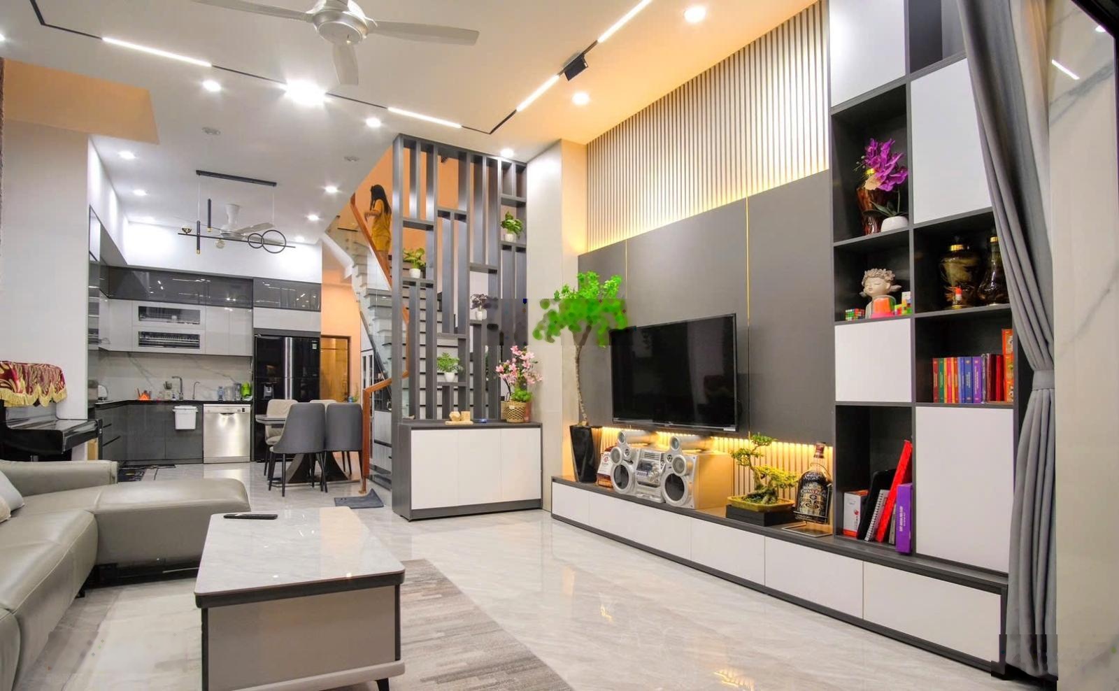 Hàng hiếm nhà đường 6m Huỳnh Tịnh Của,P19,Bình Thạnh giá 3Tỷ550/74m2 cho thuê 22tr gần chợ Thị Nghè