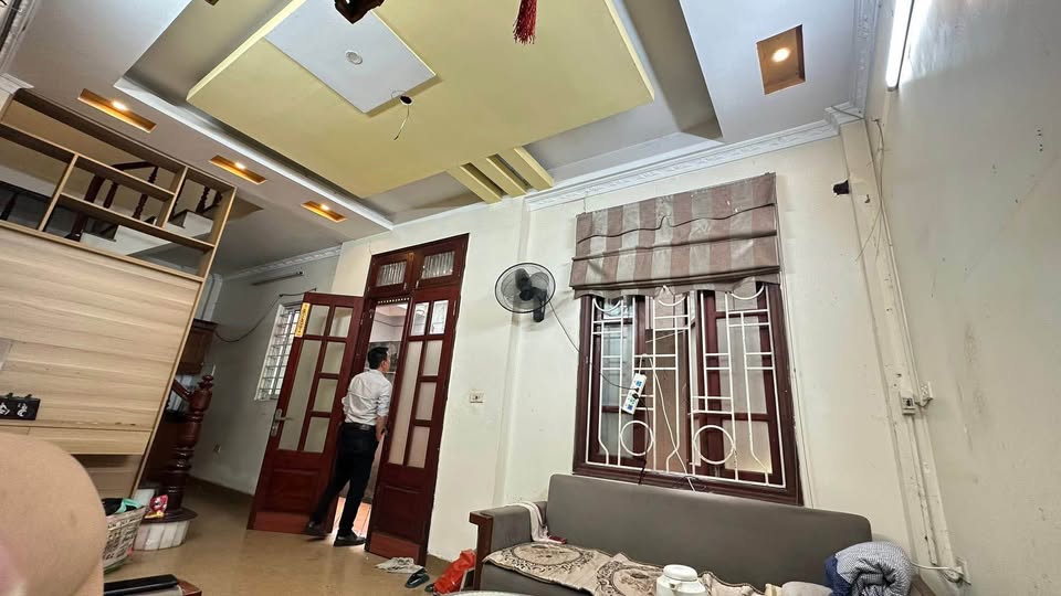 Bán nhà 5 tầng mặt tiền 9m, 35m2, gần Công viên Đống Đa, Hà Nội