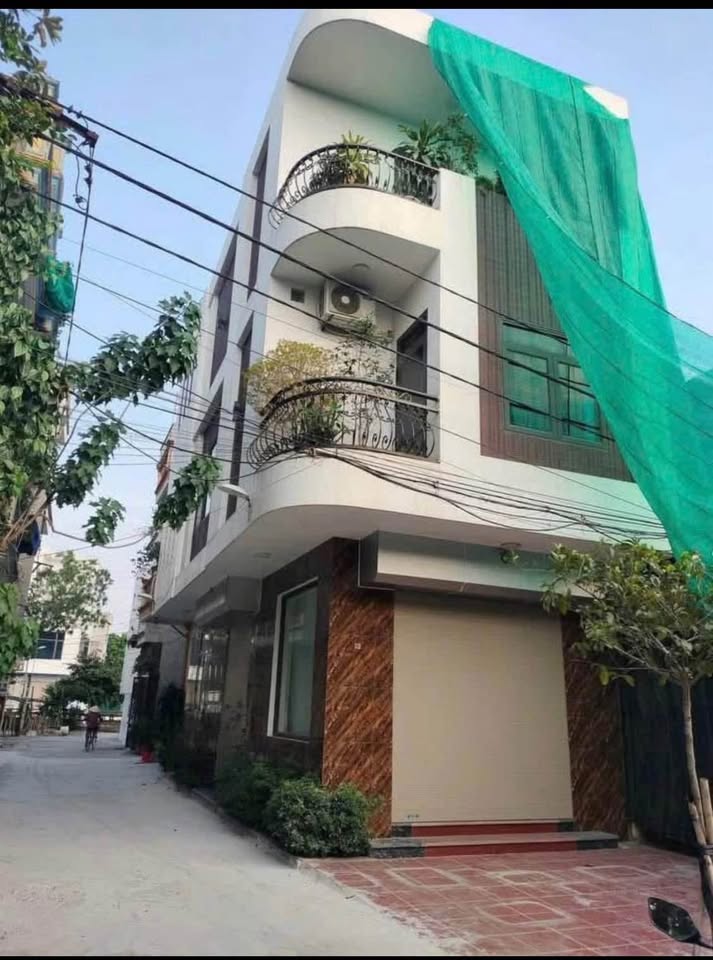 Bán gấp căn góc mặt đường Quách Đình Bảo, Thái Bình - Nhà 3 tầng hiện đại, kinh doanh tốt