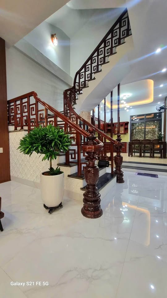 Nhà 4 tầng mặt trục chính trung tâm Kỳ Bá, kinh doanh đỉnh cao