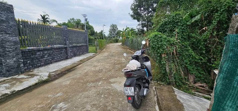 Nhà thị trấn Thủ Thừa 255m² đất đô thị, sổ sẵn, giá 1,7 tỷ