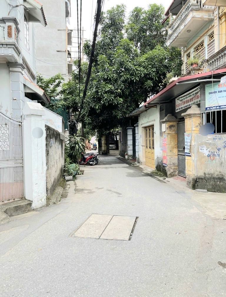 Nhà 5 tầng Bát Khối, Long Biên 35m², ô tô đỗ cửa, 5 phút sang Phố Cổ