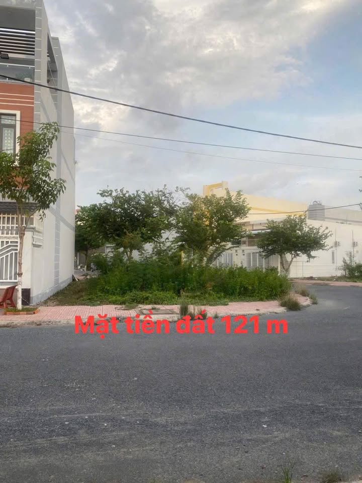 Đất vàng Vĩnh Long 3 mặt tiền thoáng đãng, view công viên, sẵn sàng cho mọi kế hoạch kinh doanh