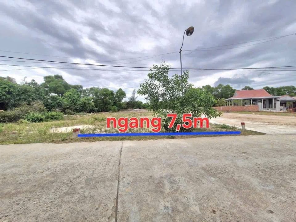 Đất mặt tiền kinh doanh Vinh An, cơ hội vàng gần biển, giá hời