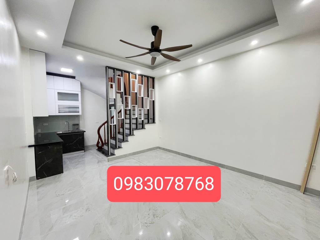 Nhà lô góc 5 tầng, 33m2, gần trường học, Minh Khai, Hà Nội