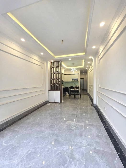 Nhà 6 tầng thang máy, ô tô vào nhà Thạch Bàn, Long Biên sổ đỏ chính chủ