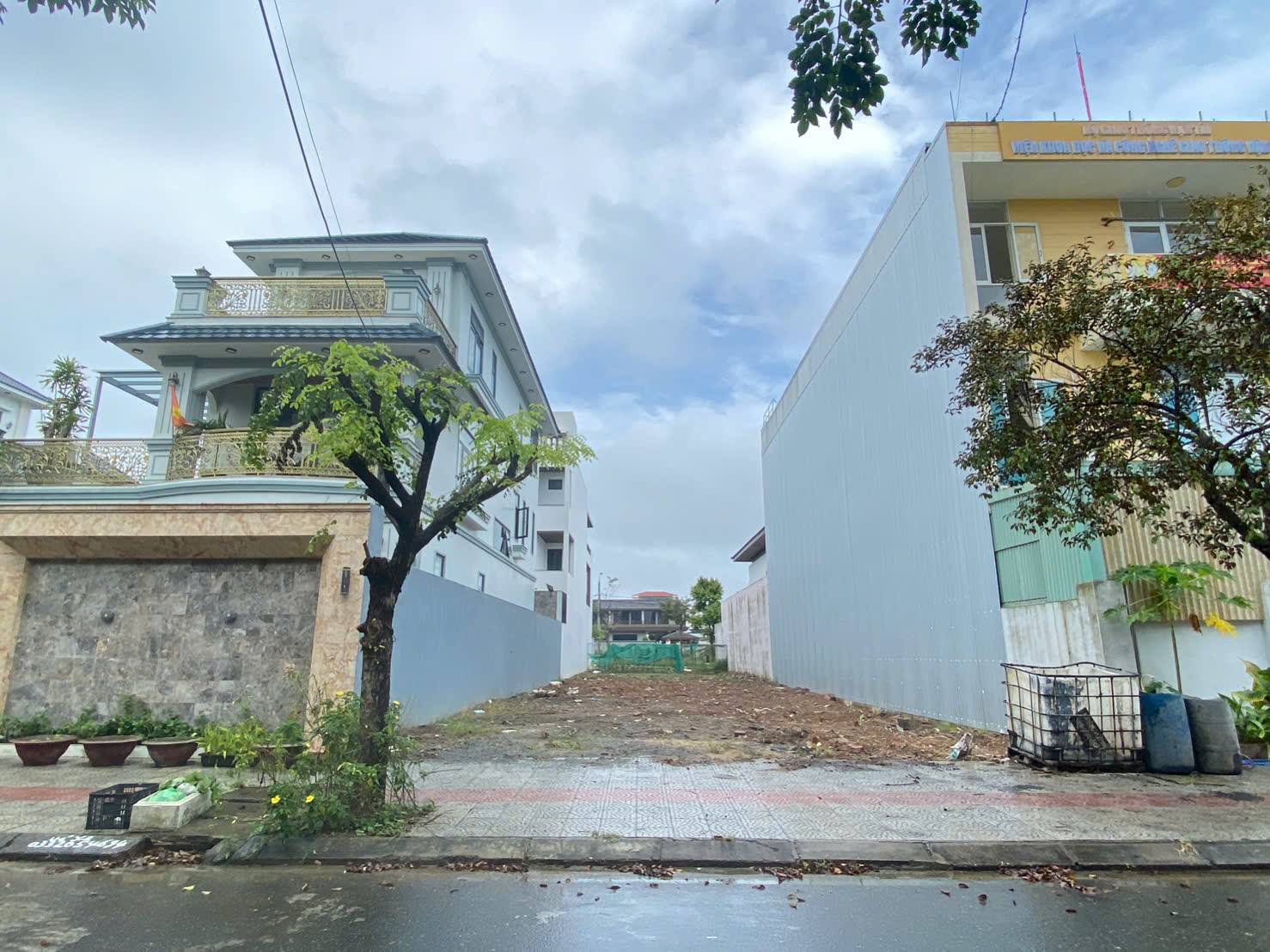 Đất Hoà Xuân 300m2 - Gần sông, công viên, giá 15.2 tỷ - Sắm ngay kẻo lỡ