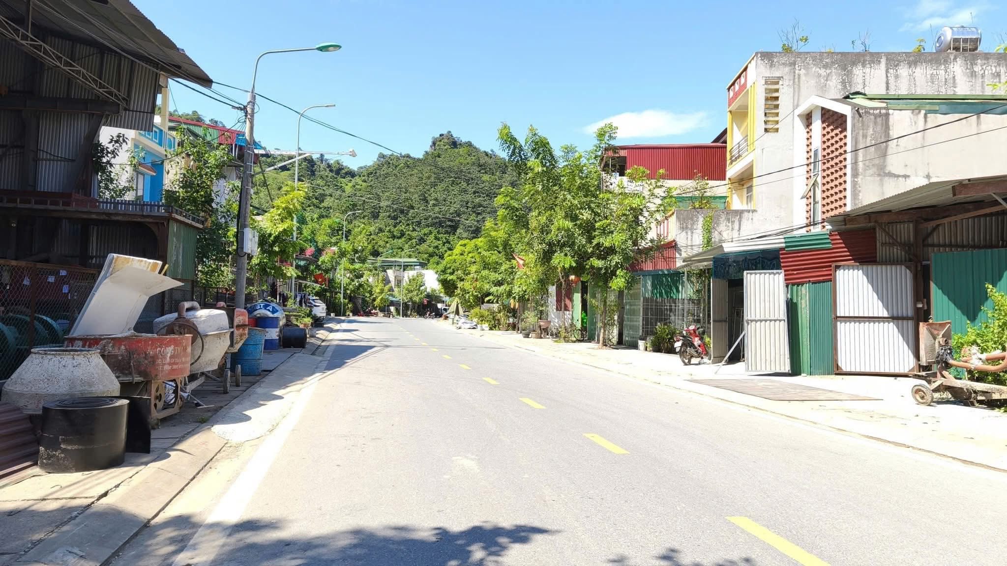 Bán đất mặt tiền Phùng Hưng, Hà Giang - 1 tỷ