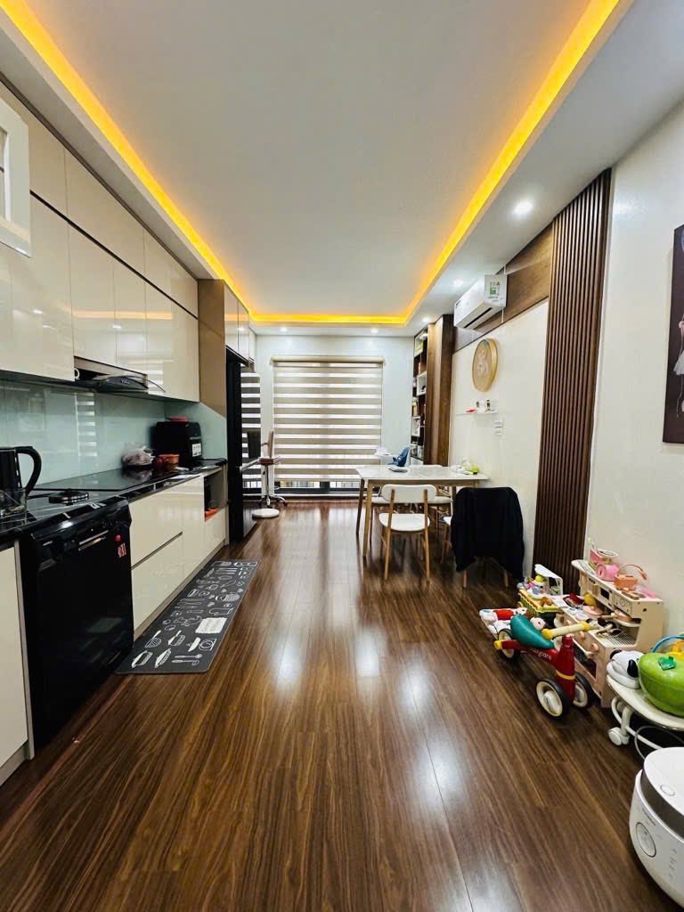 Nhà Tây Hồ - Ngõ thông ô tô tránh, gần Võ Chí Công