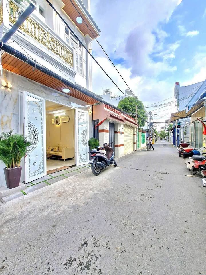 Nhà phố hiện đại 3 tầng, 4 ngủ, ô tô ngủ trong nhà - Gần Phú Mỹ Hưng, Quận 7