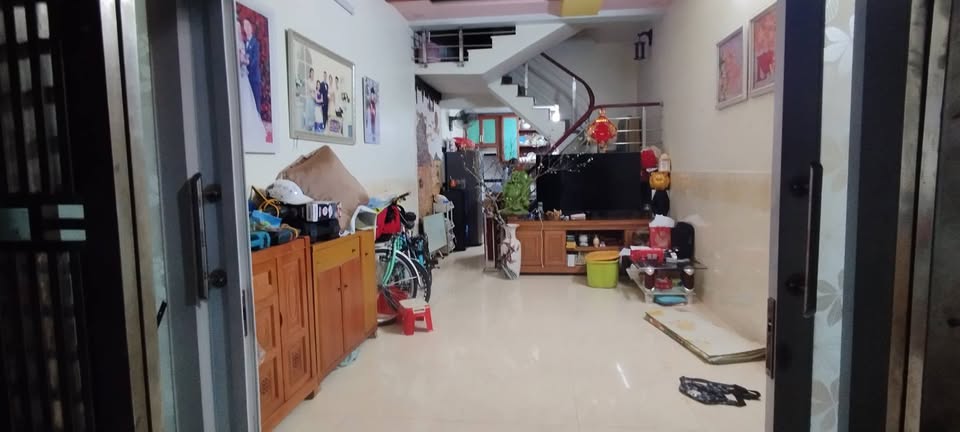 Bán nhà 3 tầng hiện đại, 35m² tại Miếu Hai Xã, Dương Kinh, Hải Phòng - 2.4 tỷ