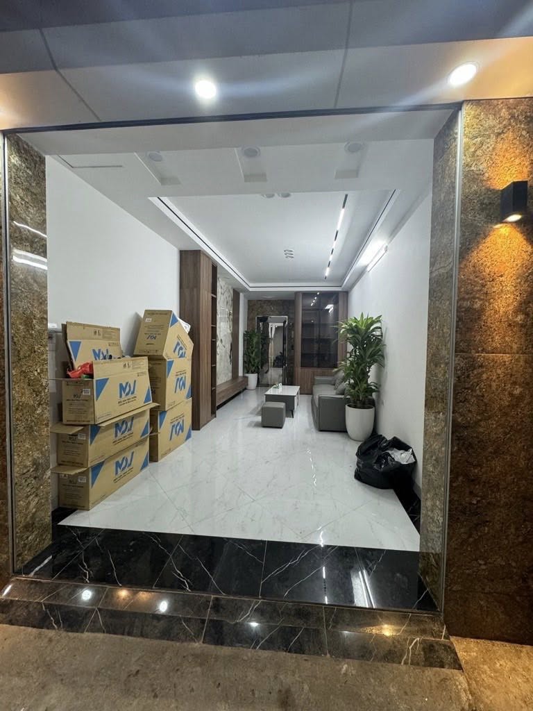 Nhà 6 tầng thang máy mới xây, Trần Quốc Vượng, Cầu Giấy, sẵn sàng đón chủ nhân