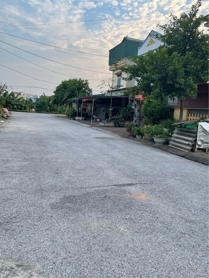 Đất vàng Thuận Thành - 210m2 mặt tiền 10m, sổ đỏ sang tên ngay