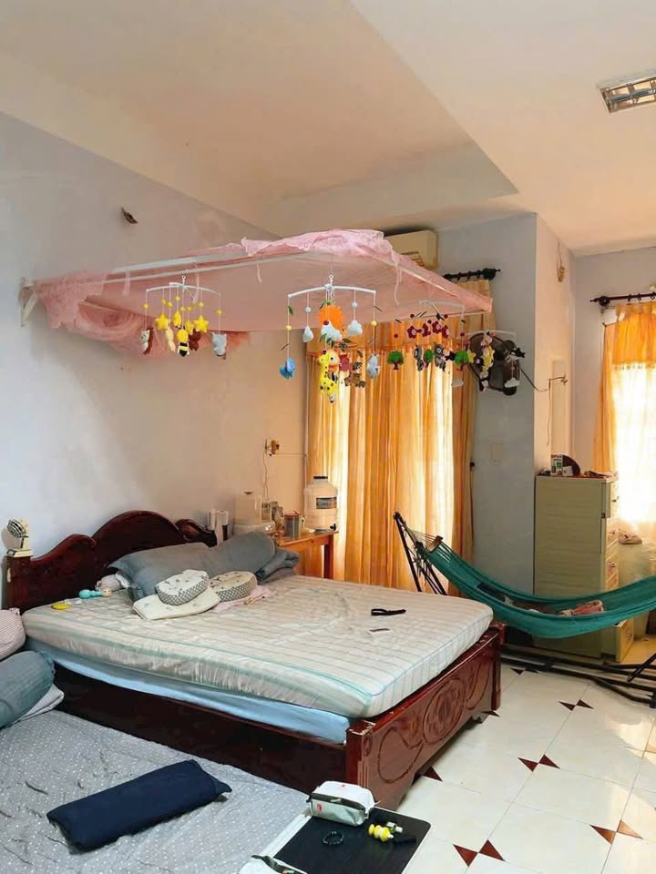 Nhà 90m² hẻm Hoàng Văn Thụ, Vũng Tàu 10 tỷ, đường 9m, kinh doanh đắc lợi