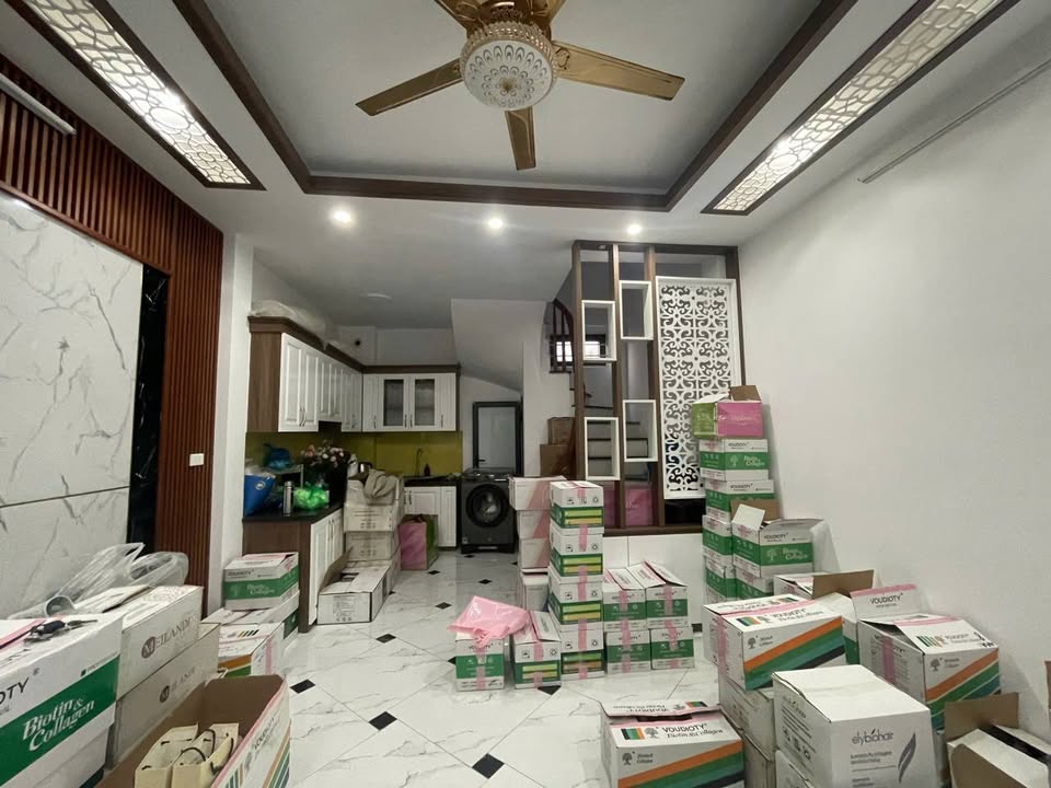 Nhà mới xây 5 tầng, ô tô đỗ cổng, sát biệt thự Minh Tâm, chỉ 7 tỷ