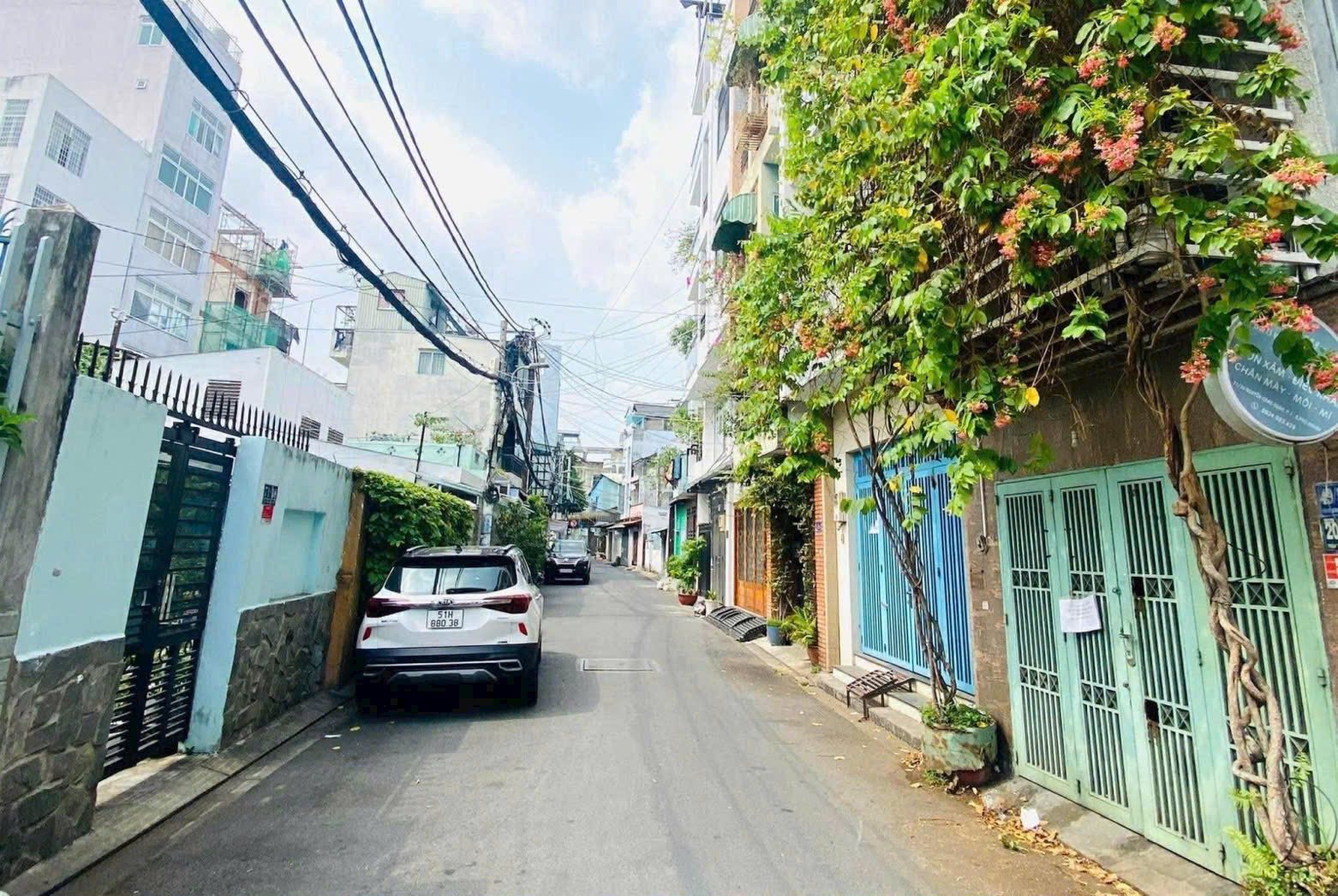 Nhà 4 tầng trung tâm Phú Nhuận, 50m2, gần đường Hoa Phan Xích Long, giá 7,6 tỷ