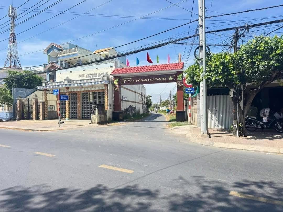 Đất vàng Gò Công - Ngang 5.45m, tặng nhà cấp 4, sổ hồng riêng, giá 950 triệu