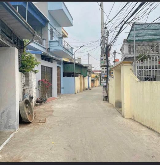 Đất rộng 92m, ngõ ô tô 14 chỗ thông, giá hời cho nhà đầu tư