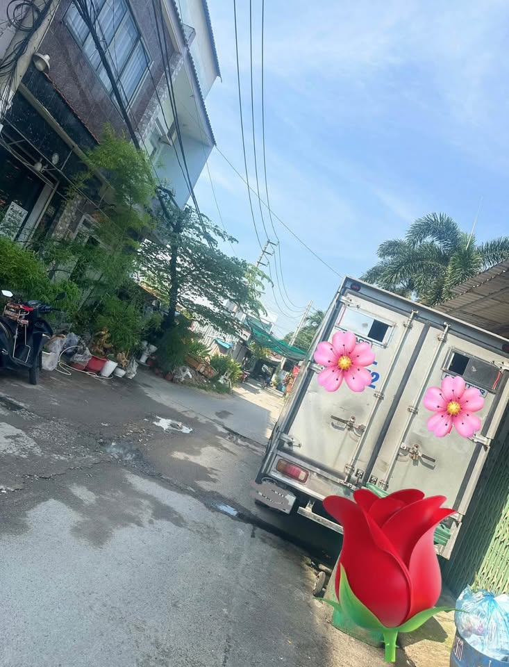 Nhà 3,45 tỷ, dòng tiền 10 triệu/tháng, hẻm xe hơi, gấp bán