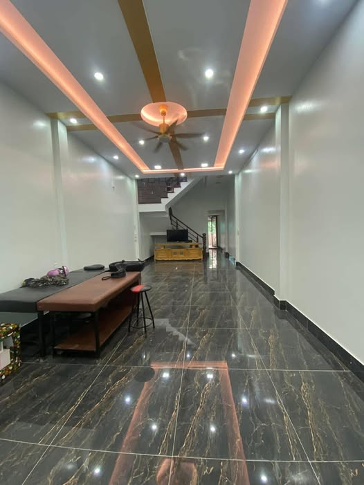 Nhà 3 tầng trung tâm Chợ Lớn Hà Giang - Dòng tiền ổn định, kinh doanh sầm uất